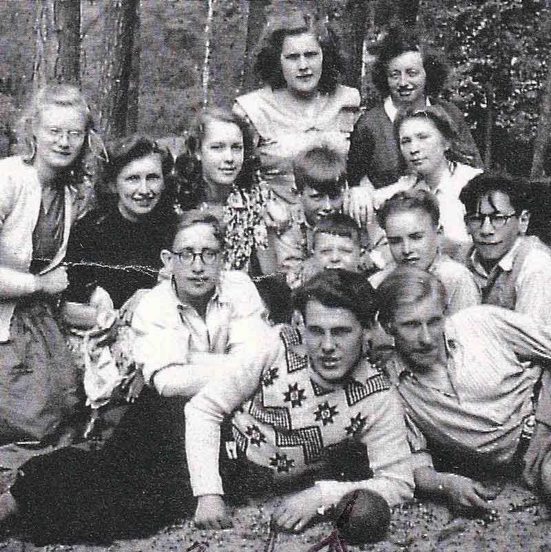 In 1948, at age 17, Andrew (center bottom) was living with his mother and sister Mimi in Amsterdam. He is posing with his amateur theatre group, which performed the musical Oklahoma (translated into Dutch). 