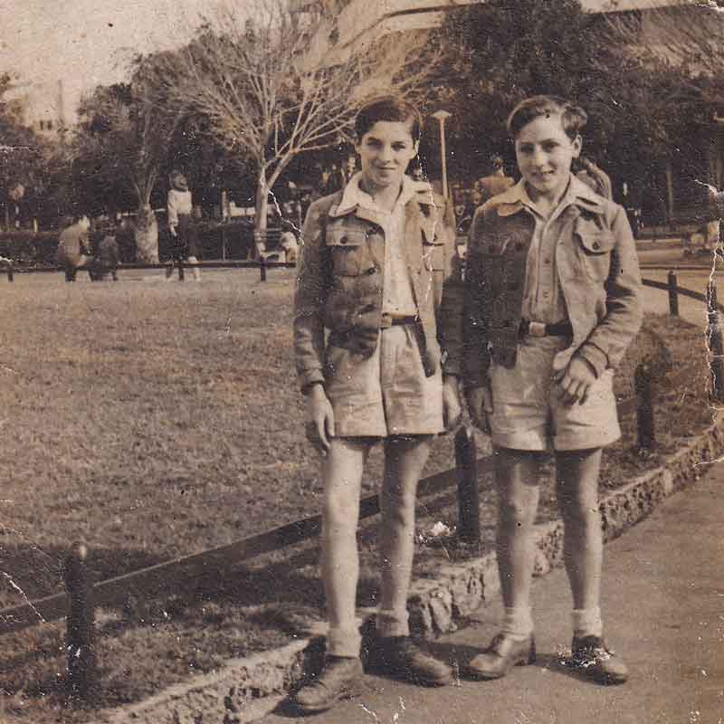 Wolfgang (right) with fellow survivor Gerhard in 1947 in Tel Aviv.