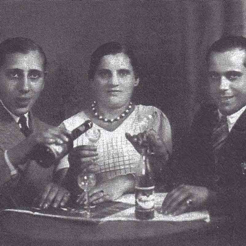 Wolosky has only three photographs of her father, Abram-Leib Milsztajn. (right). Seated with him are his mother, Rose, and his brother, Henry. The picture was taken before Rose moved to the United States, which was sometime before the war, in the 1930s.