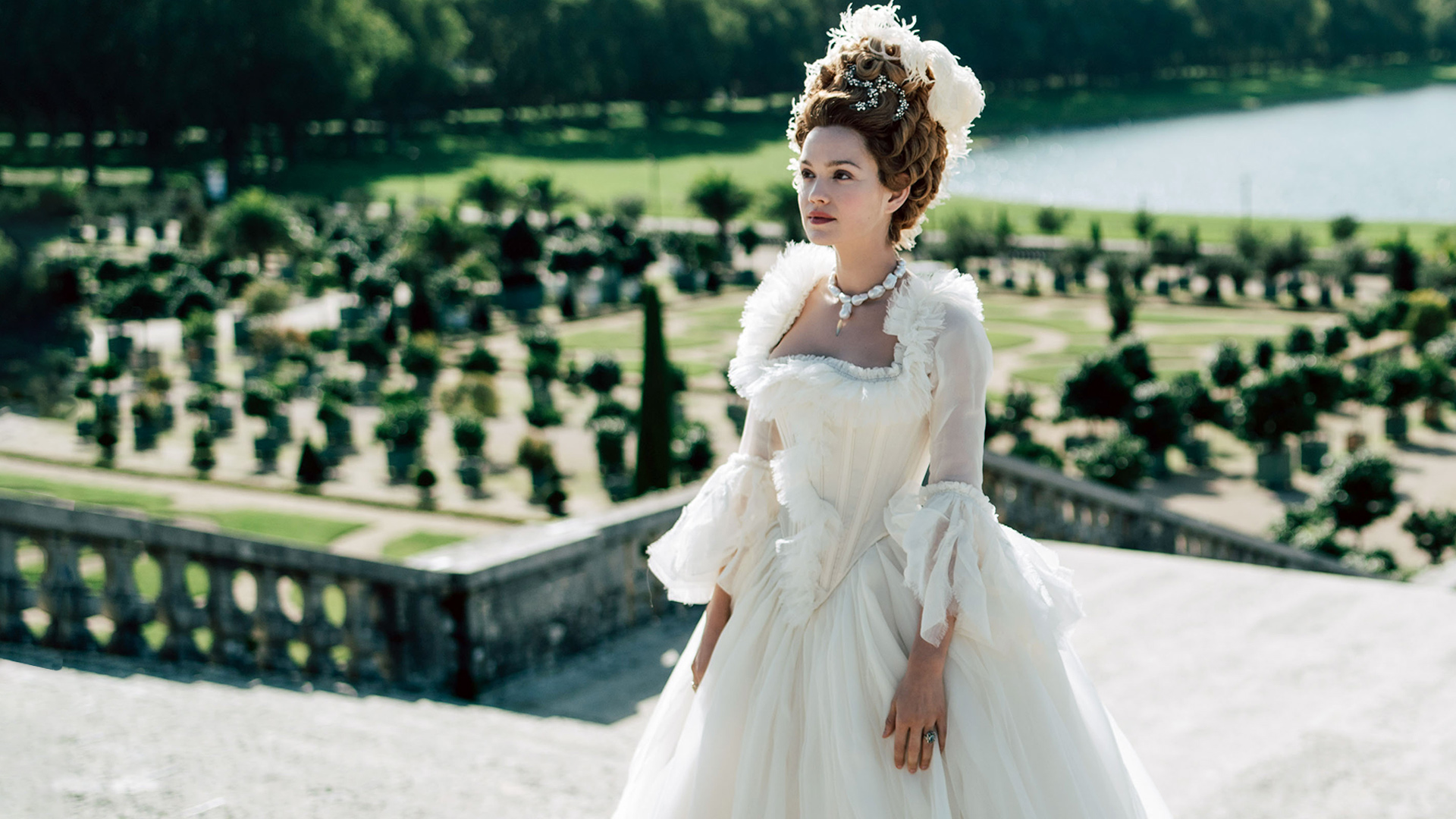 Emilia Schüle (Marie Antoinette)