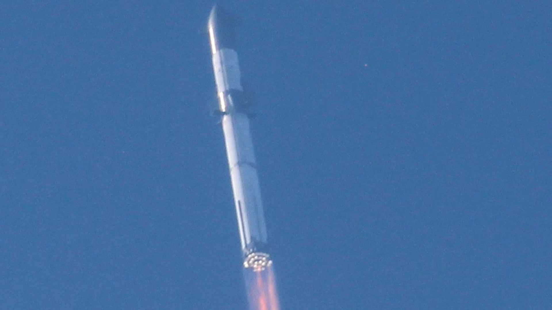 Space X Starship test launch on April 20, 2023.