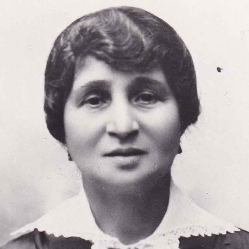 Severin’s paternal grandmother, Faigla Katuzinska, died before the Holocaust.