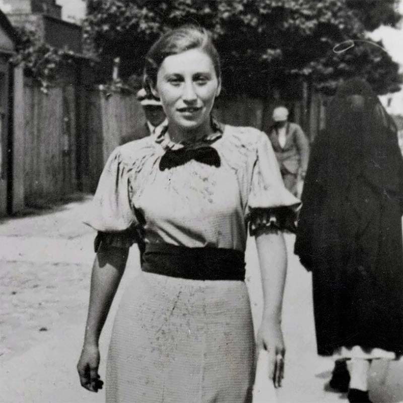 Sidney’s sister Ronia Finkelstein Blausztejn, before the war. She was shot by SS soldiers after giving birth to her first child. The Nazis threw the newborn boy out a window to his death.