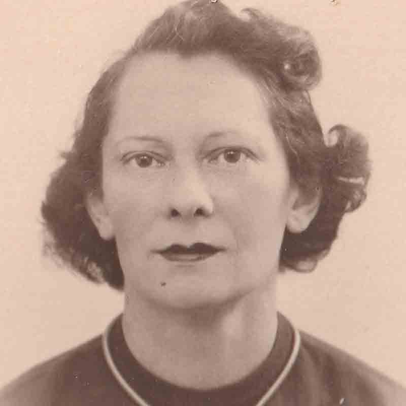 Passport photo of Magda Varady, 1951.