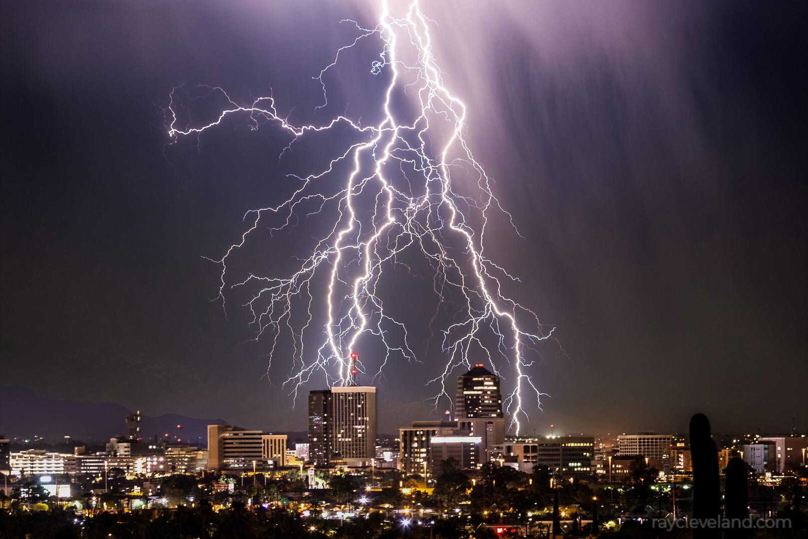 Ray Cleveland lightning photo