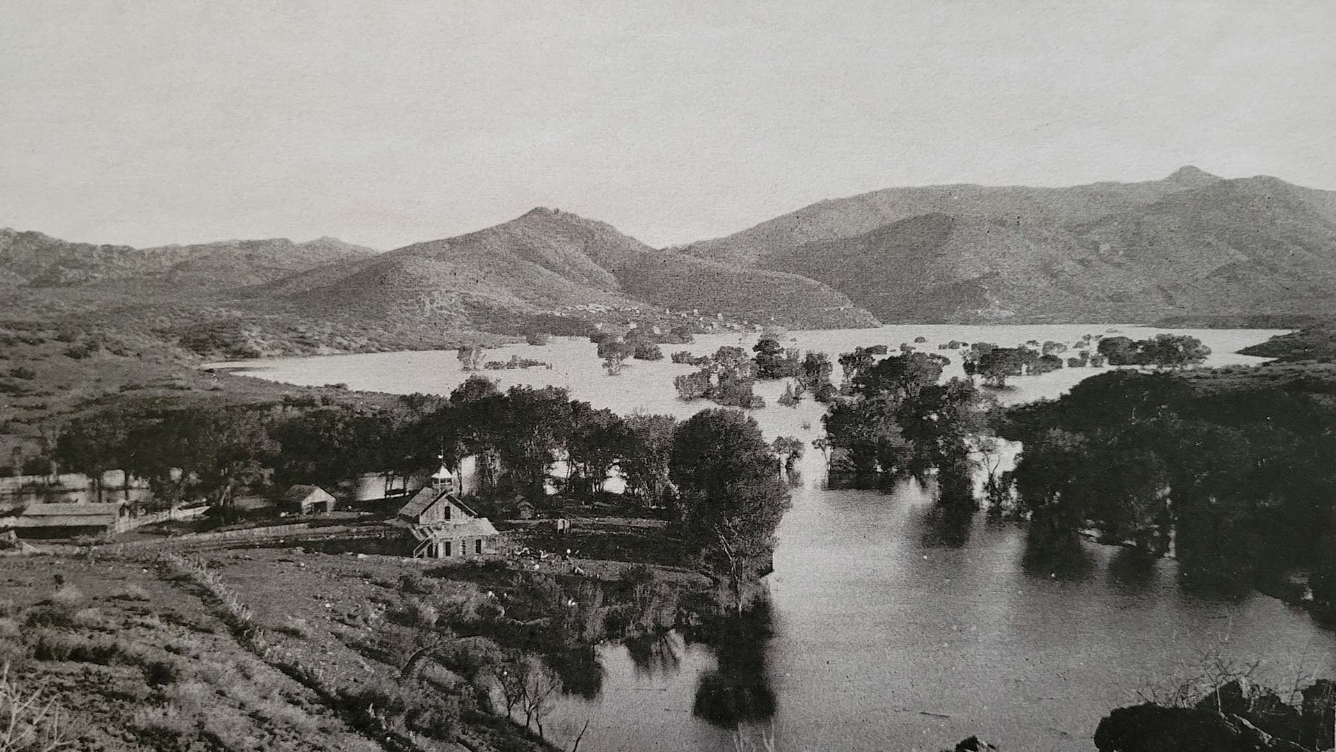 Walnut Grove Lake