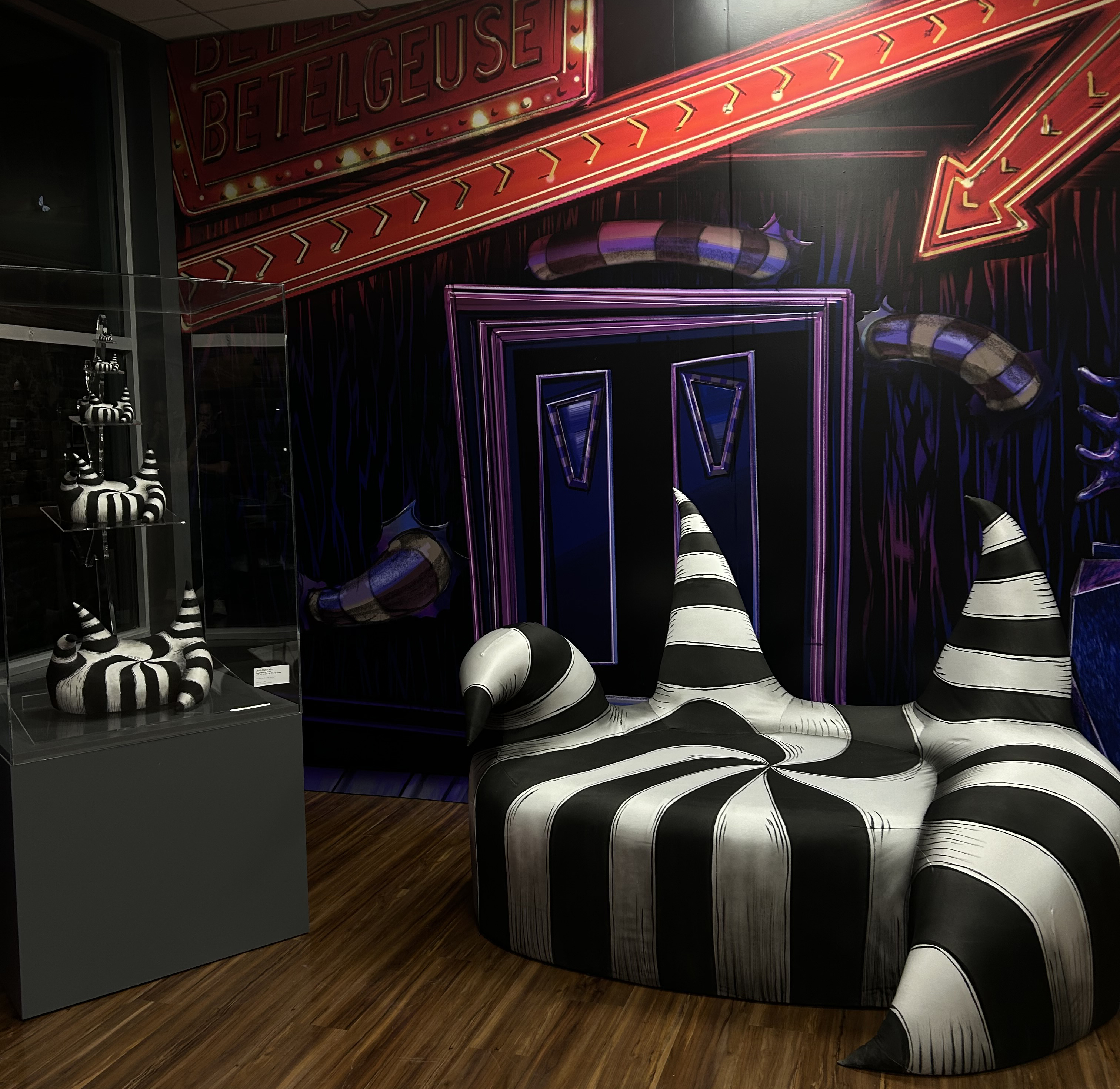 Beetlejuice chair 617 