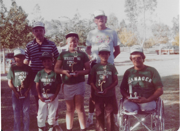 Rudy Gallego with his little league team
