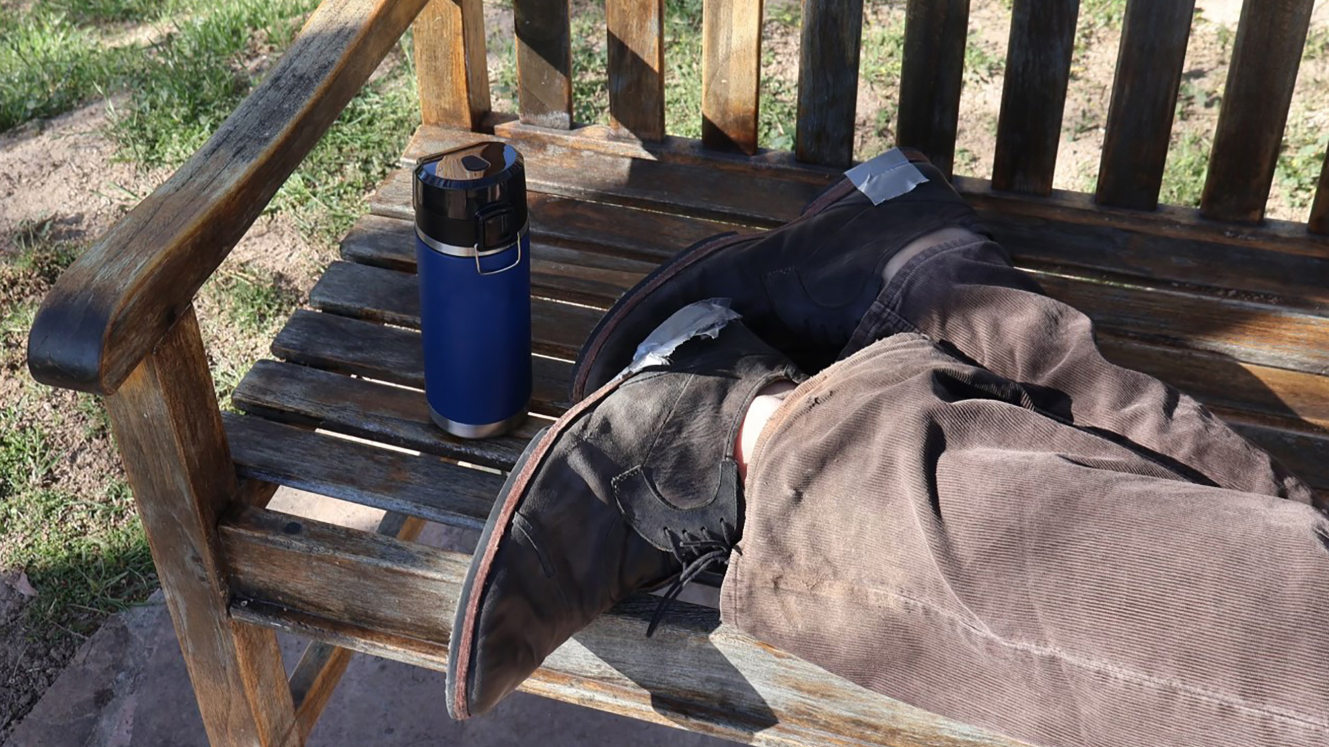It's Saturday bench, Thermos