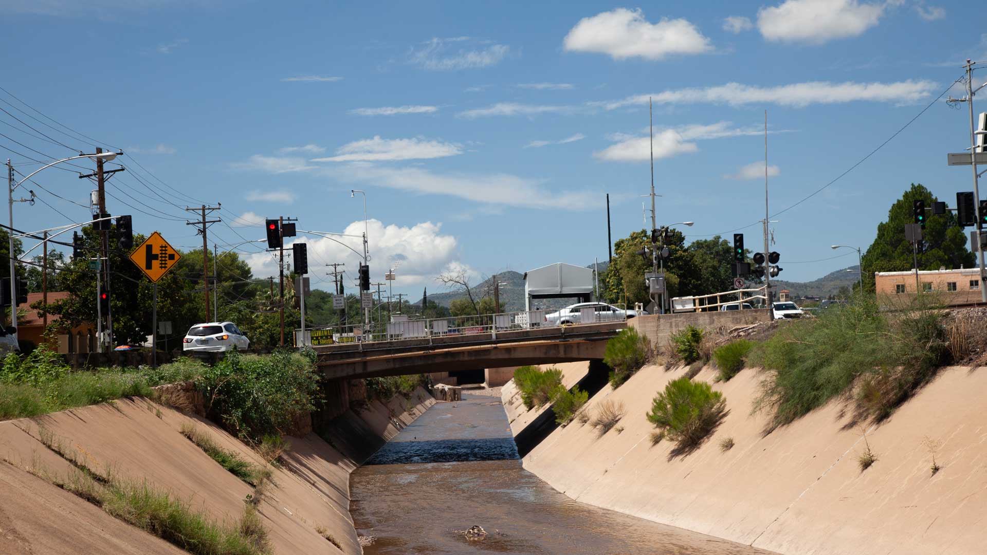 Nogales Wash closer 