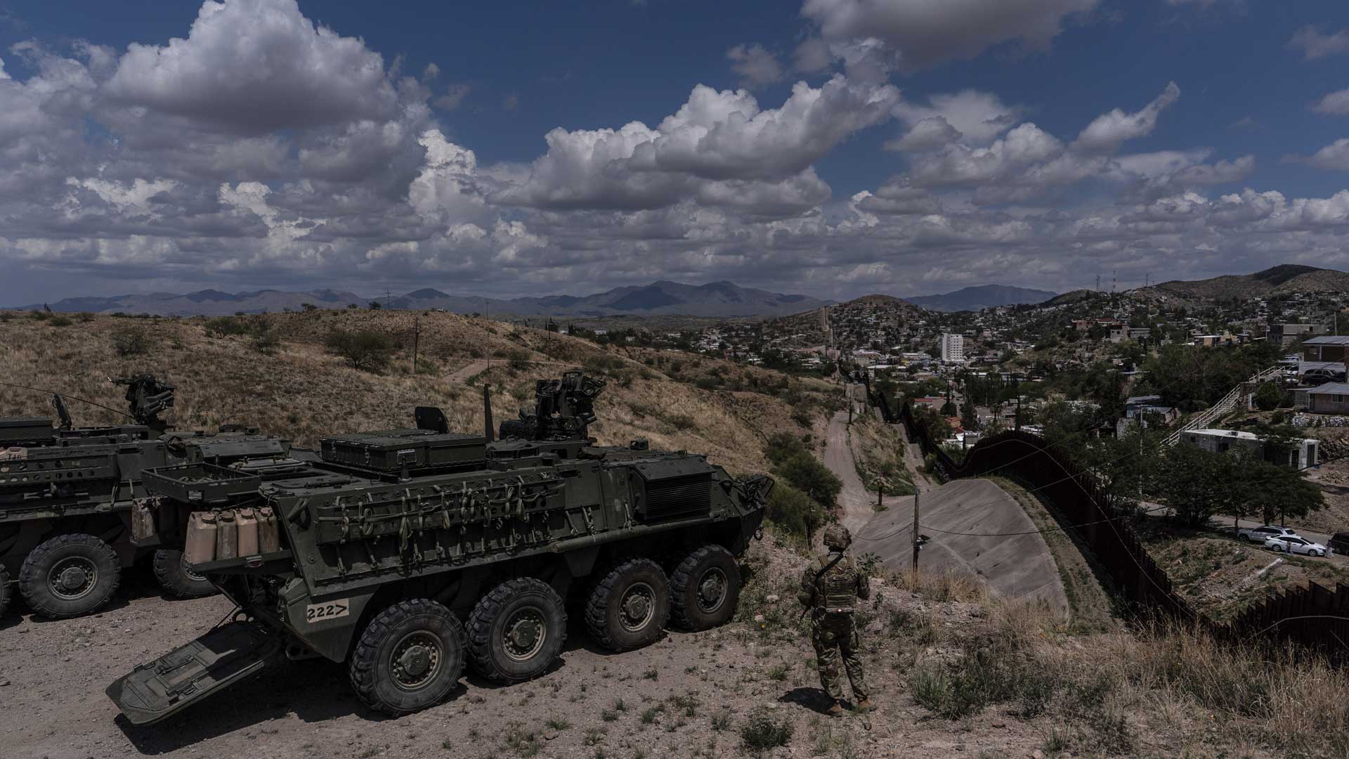 AP Nogales border 1