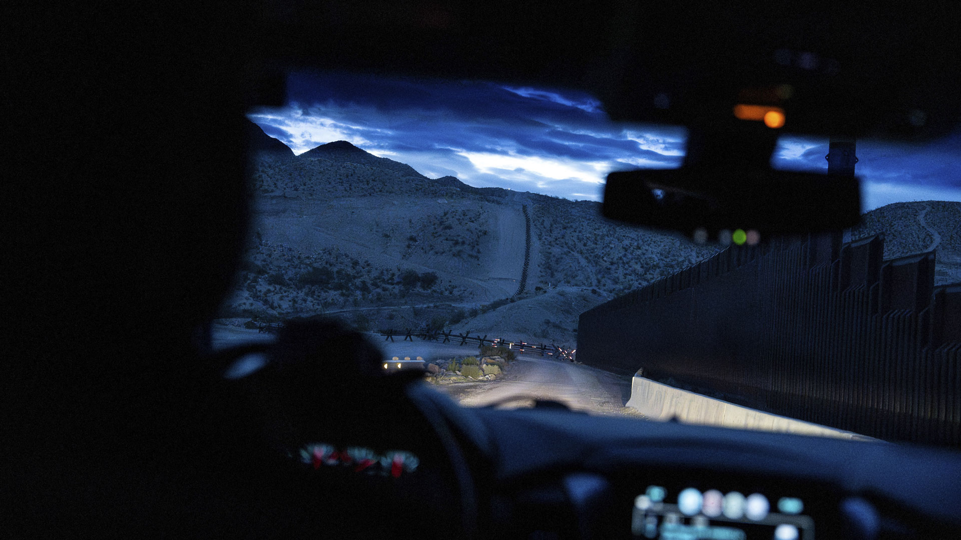 AP Nogales border 3