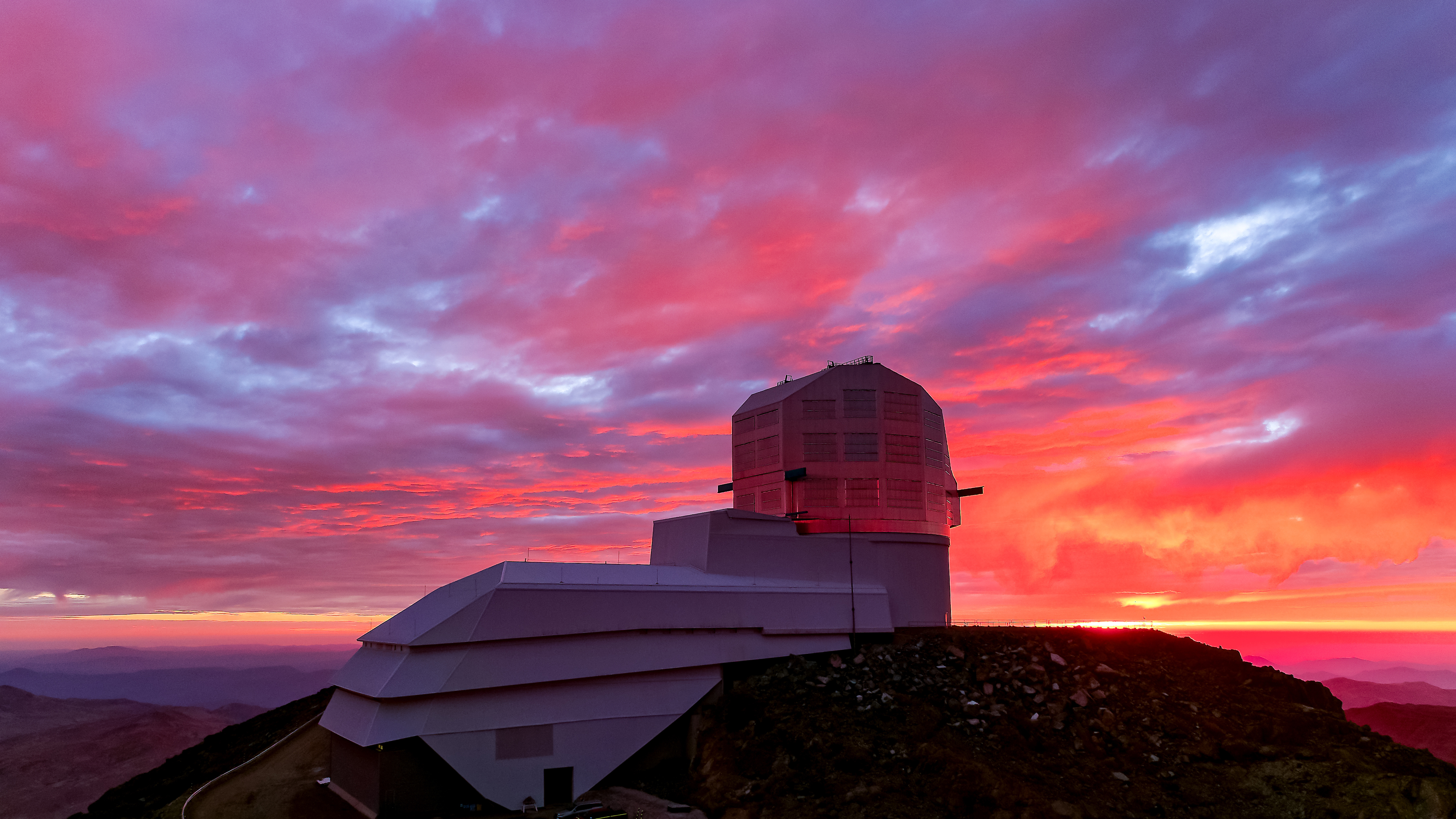Observatory Cerro Pachón hero