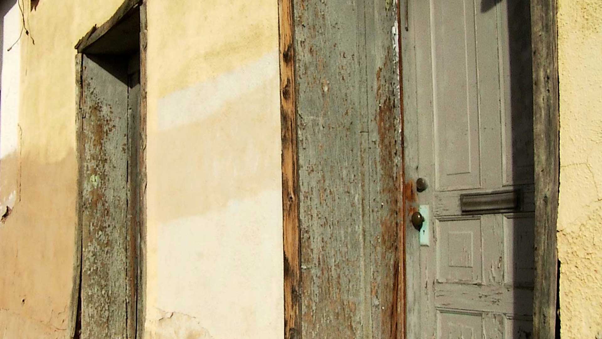 chipped paint historic home