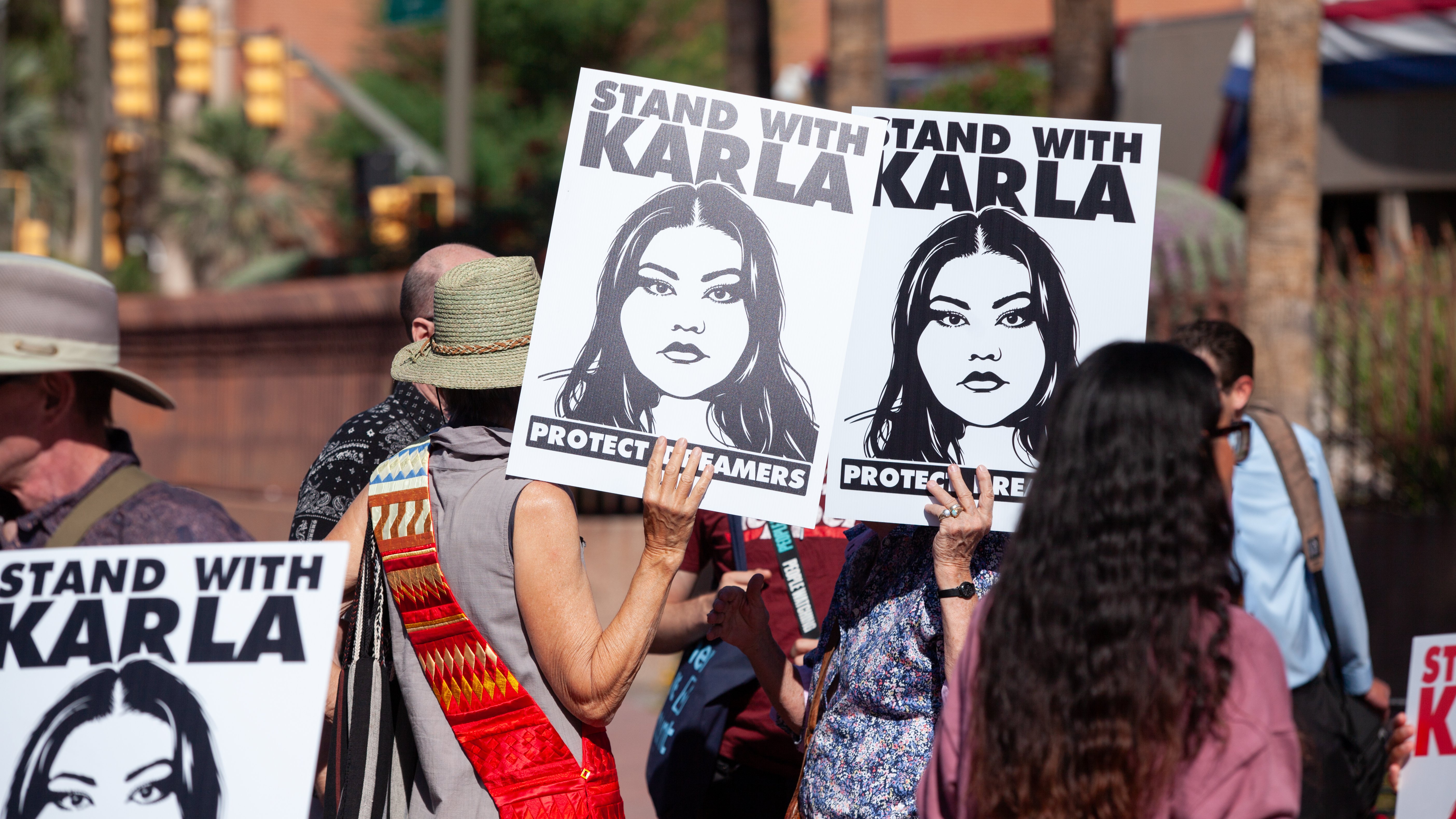Across Arizona and nationwide, DACA recipients face renewal delays